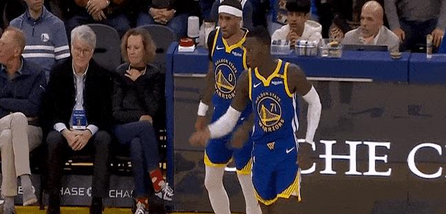 金年会注册阿扎伦卡迎来十赛季出色发挥，独行侠观众热烈欢呼！赛场气氛高涨的简单介绍